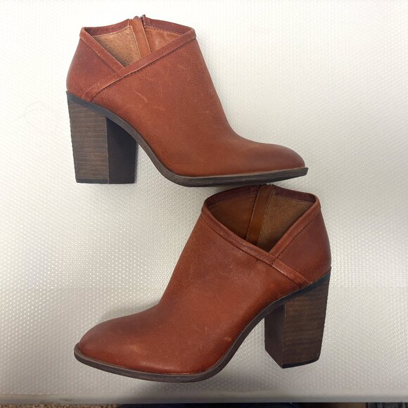 NWOT: Lucky Brand Heeled Brown Leather Booties Boots Women's Size 11 - 2128 - Picture 1 of 10